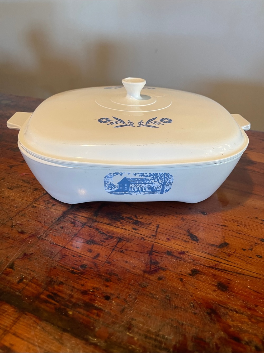 Corningwear Browning Skillet/Casserole Dish with lid Blue Country Motif